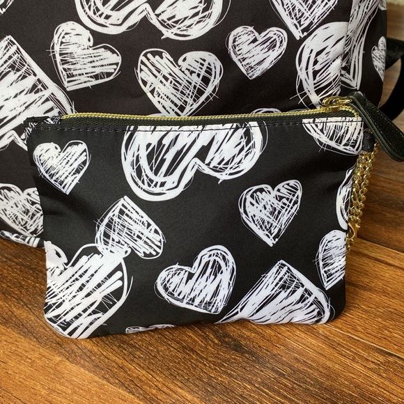 Betsy Johnson black and white heart back pack with matching zipper pouch - Picture 4 of 16